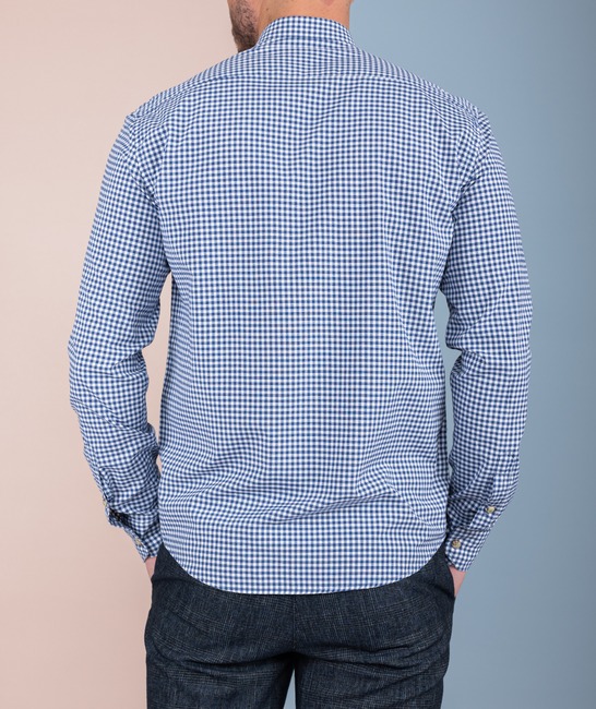 Елегантна риза цвят син с малко лого карирана