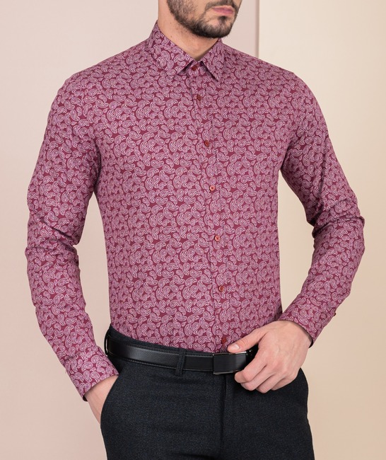 Мъжка риза на пейсли елементи цвят бордо