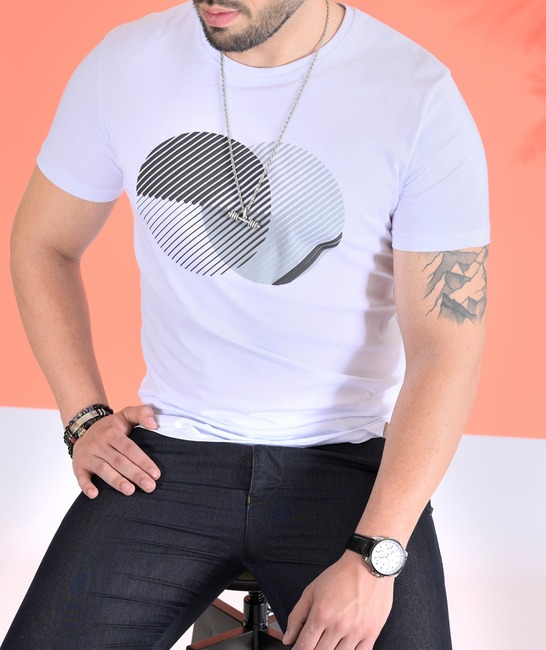 Мъжка бяла тениска с кръгове на ленти