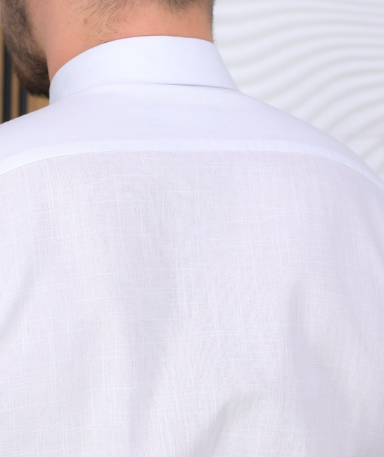 Бяла мъжка изчистена ленена риза с лого