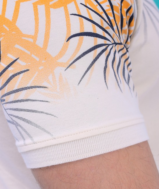 Мъжка поло тениска на тропически листа в бежаво