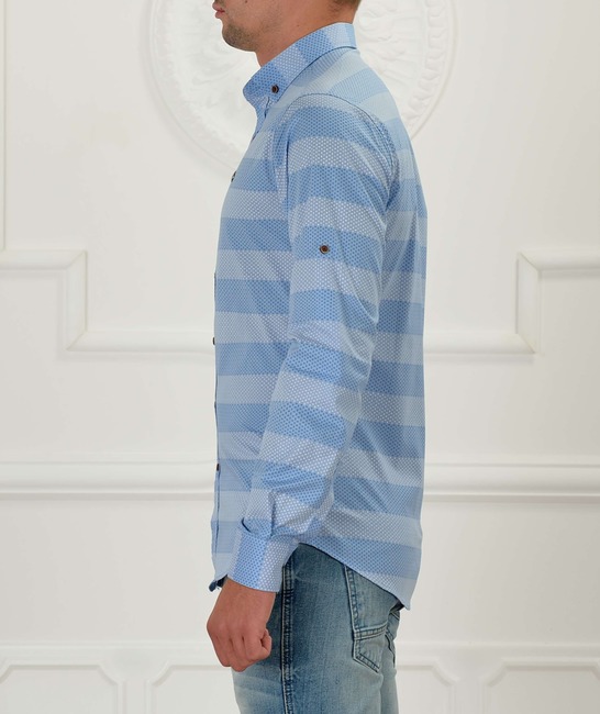 Мъжка светло синя риза на бели и сини правоъгълници