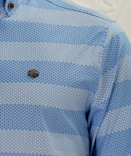 Мъжка светло синя риза на бели и сини правоъгълници