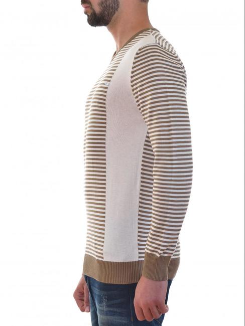 Мъжки екрю пуловер с кафяви ленти