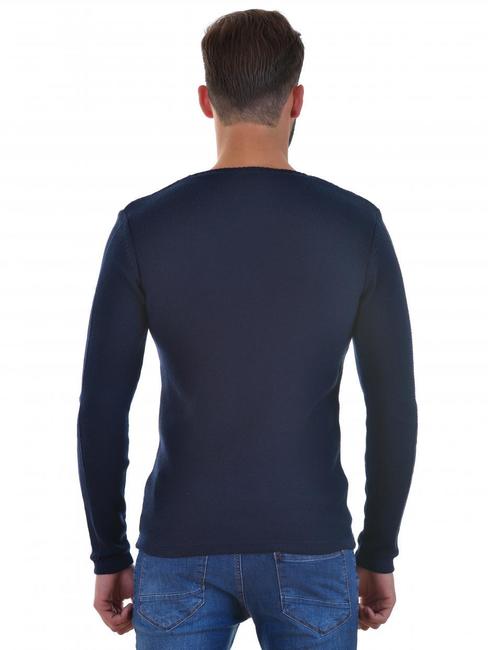 Мъжки изчистен тъмно син пуловер с остро деколте