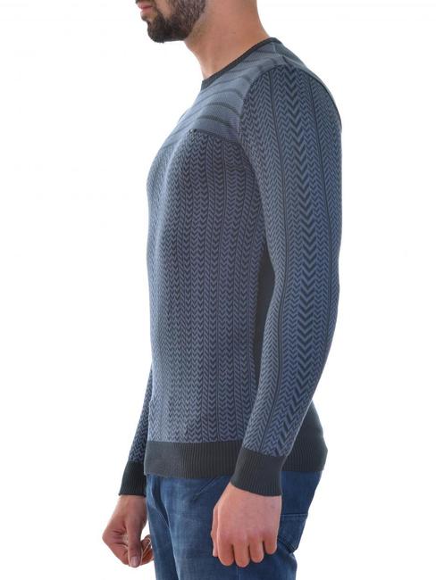 Мъжки син пуловер на орнаменти