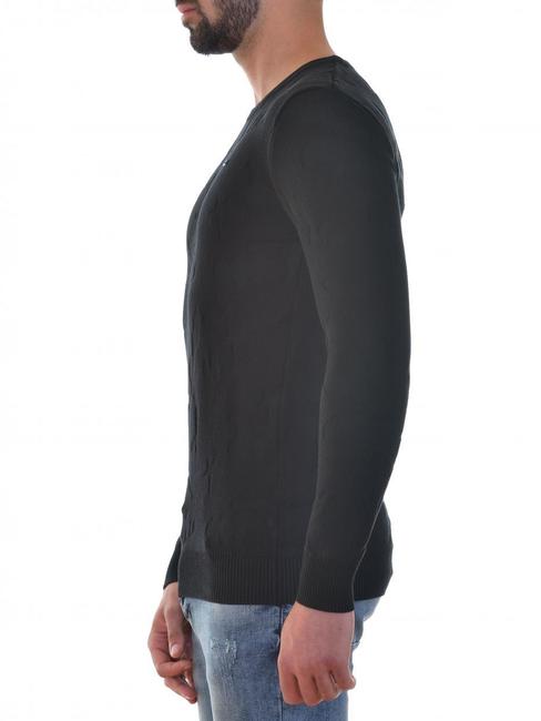 Мъжки черен пуловер на елементи