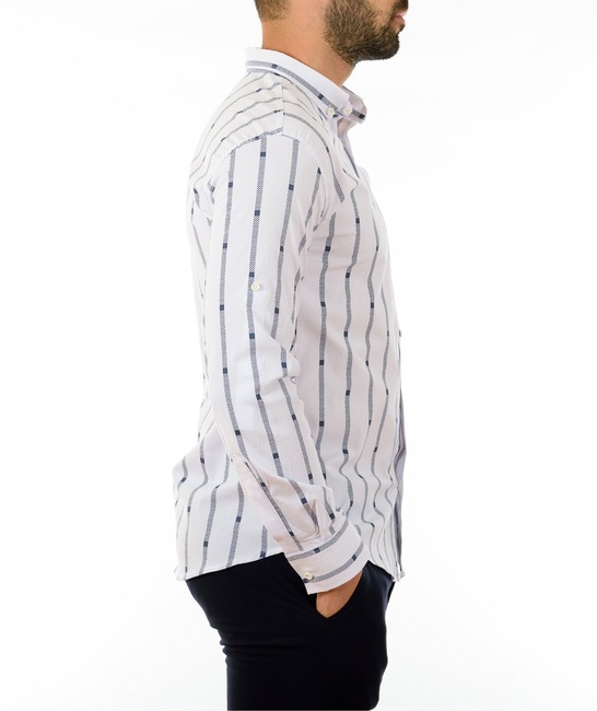 Мъжка бяла риза на райета с малки ситни квадратчета