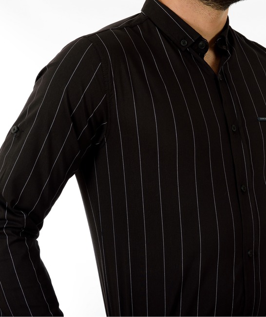 Мъжка черна риза на тънки райета