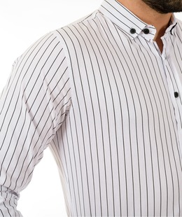 Мъжка бяла риза на тесни черни райета