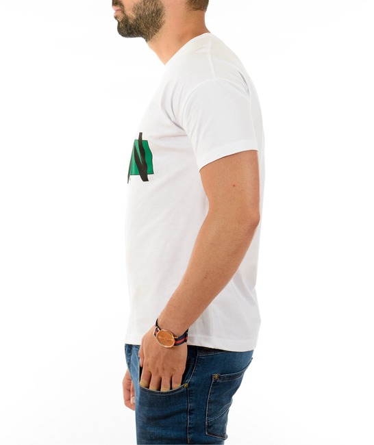 Мъжка бяла тениска на черно-зелени надписи