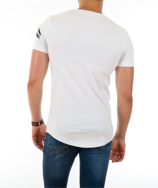Мъжка бяла тениска на разнопътни черни ленти