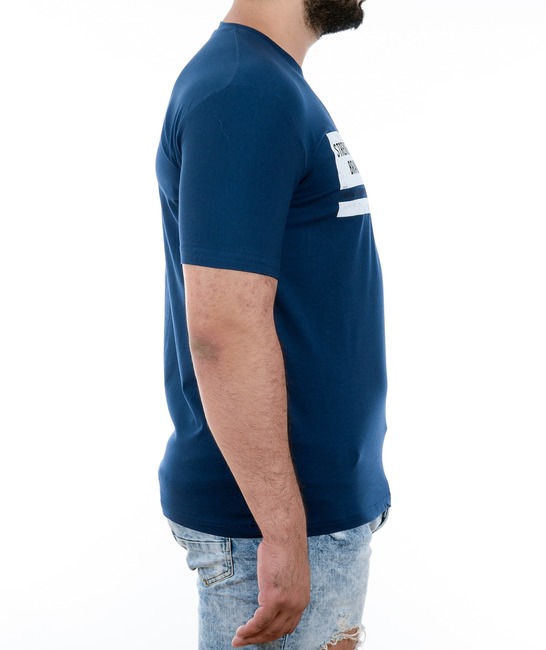21 - Мъжка синя тениска с прекъсната бяла лента