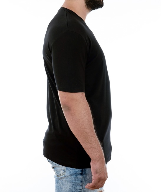 40 - Мъжка черна тениска с малък бял триъгълник