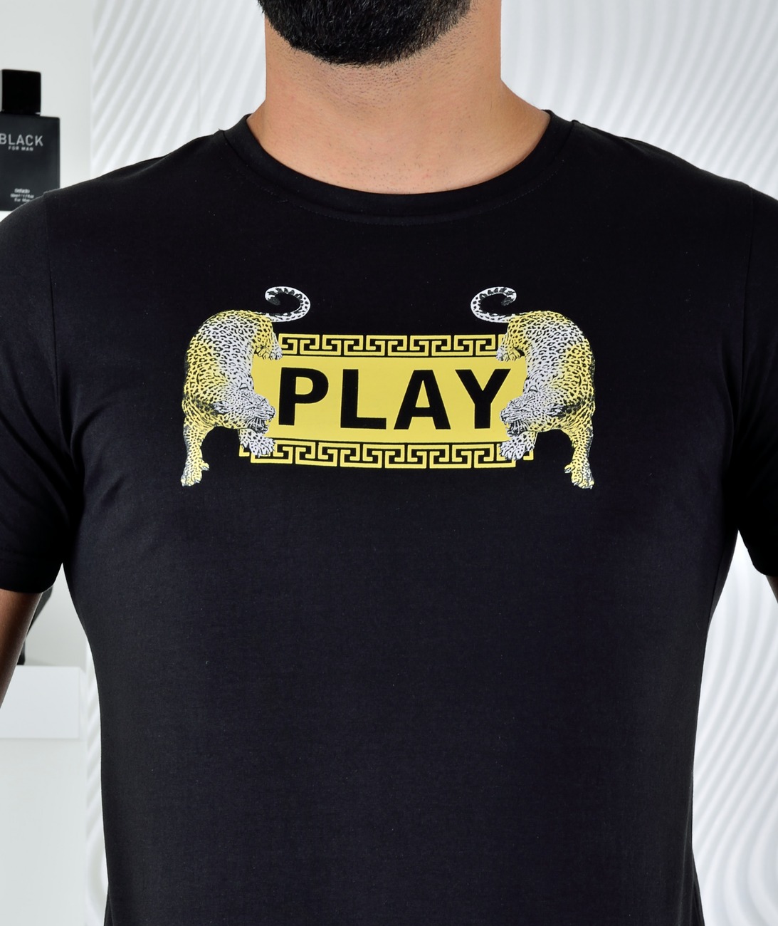 Черна мъжка тениска PLAY с тигър Черна мъжка тениска PLAY с тигър