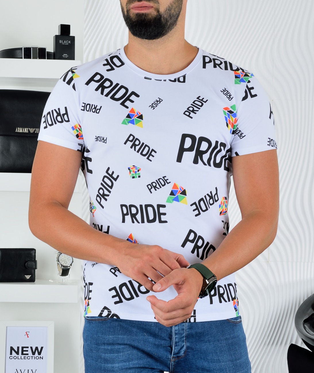 Мъжка бяла тениска PRIDE с кубче на рубик Мъжка бяла тениска PRIDE с кубче на рубик