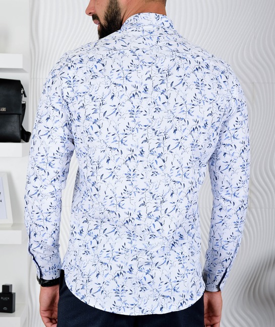 Бяла мъжка риза с елементи синкави клончета