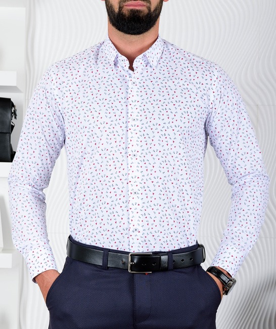 Ефектна мъжка бяла риза на цветни фигури