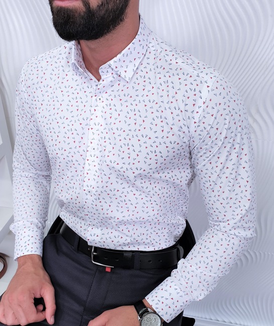 Ефектна мъжка бяла риза на цветни фигури