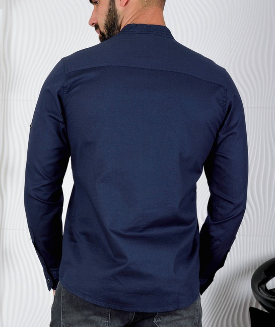 Мъжка тъмно синя риза със столче яка