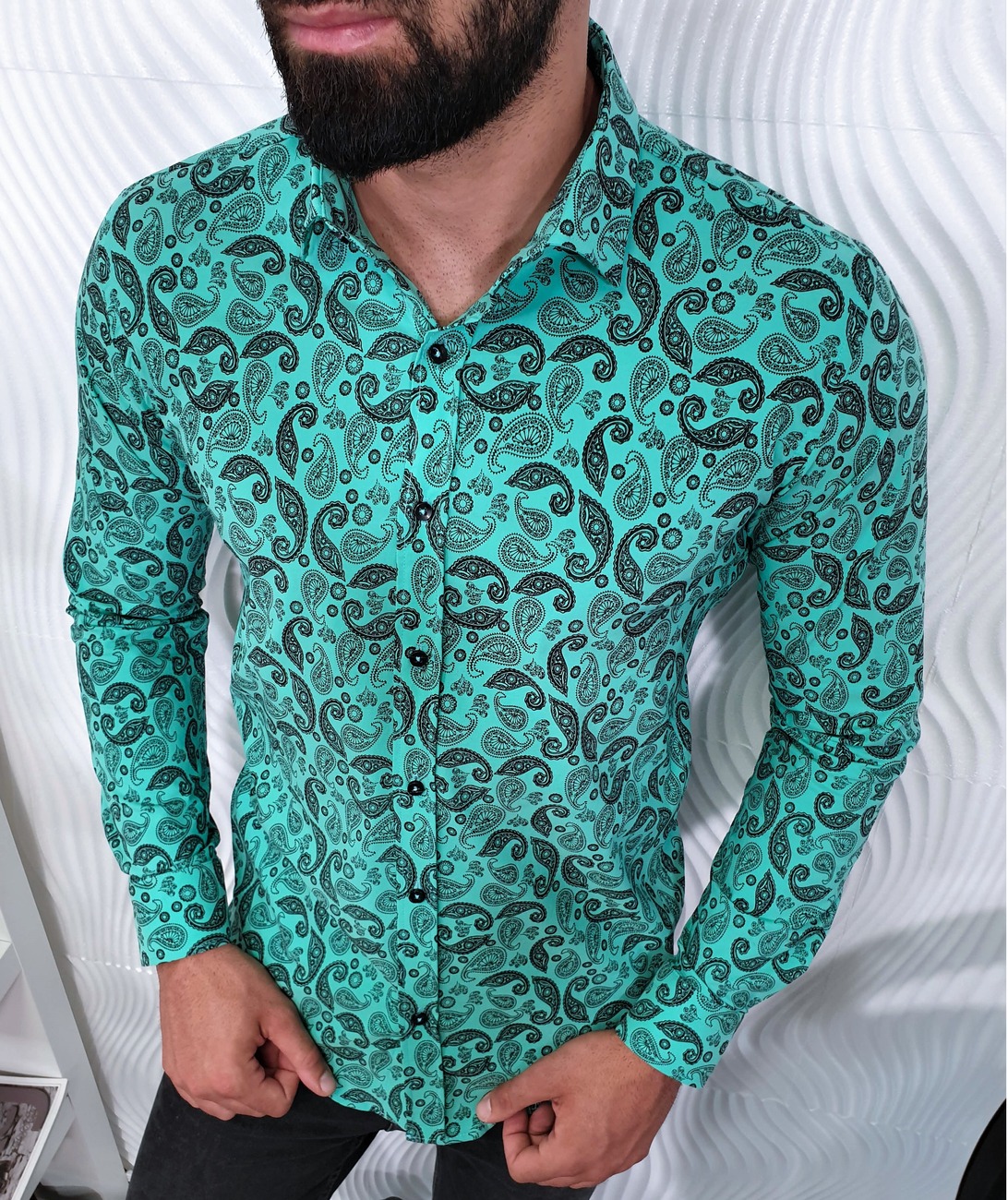 Изумрудено зелена мъжка риза с paisley елементи Изумрудено зелена мъжка риза с paisley елементи