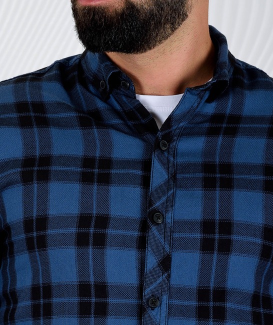Мъжка тъмно синя карирана риза на малки квадрати