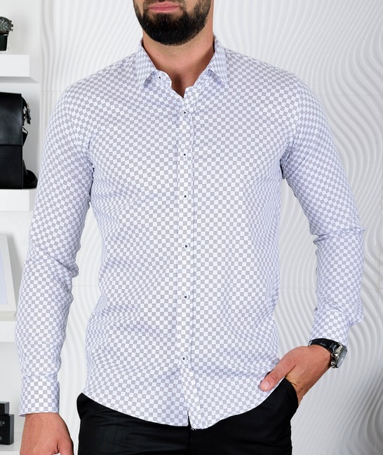 Мъжка бяла риза на черни квадрати
