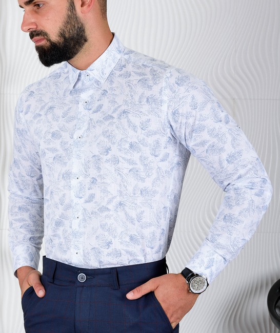 Мъжка бяла ленена риза със светло сини цветя