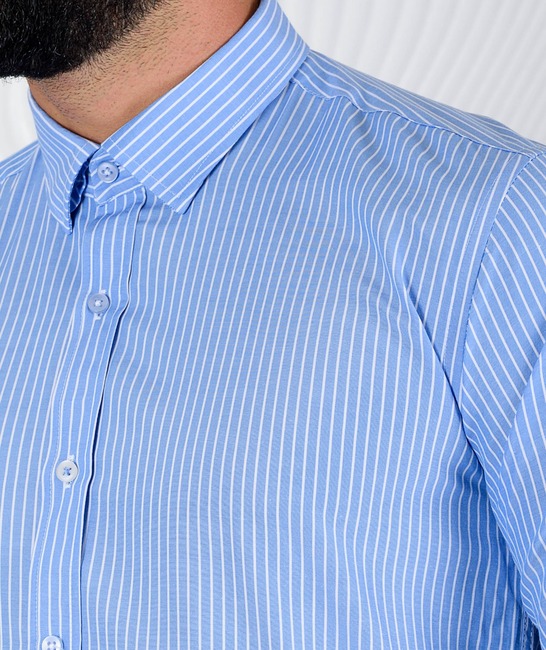 Светло синя мъжка риза на бели ивици