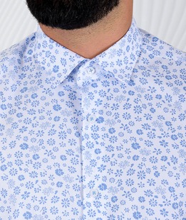 Светло синя мъжка риза на сини цветя