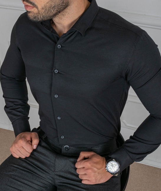 Мъжка риза цвят черен на вертикални черни ивици