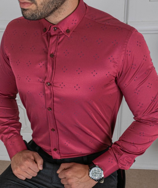 Мъжка бордо риза на дискретни малки квадратчета