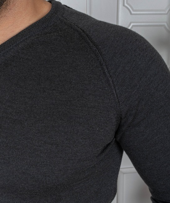 Мъжки пуловер остро деколте и реглан ръкав цвят графит