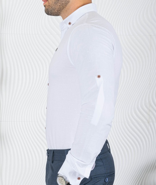 Мъжка бяла риза с кафяви копчета