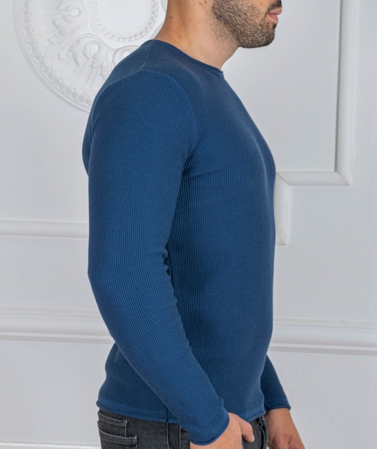 Мъжки изчистен син пуловер