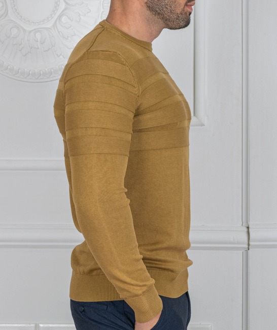 Мъжки пуловер с хоризонтални ленти цвят тъмна горчица