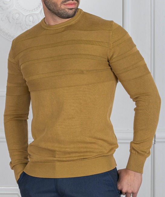 Мъжки пуловер с хоризонтални ленти цвят тъмна горчица