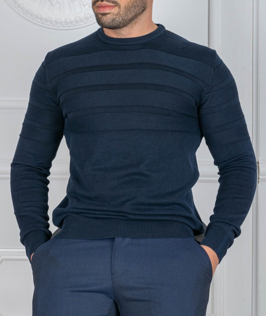 Мъжки пуловер с хоризонтални ленти цвят тъмно син