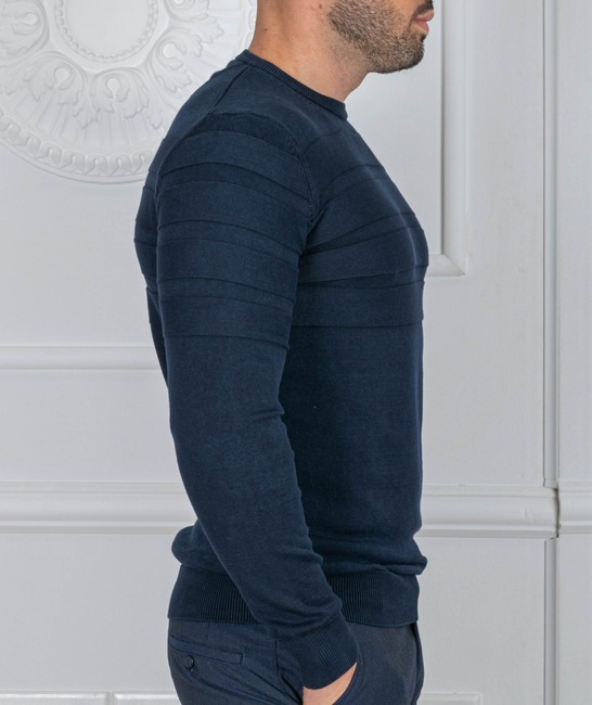 Мъжки пуловер с хоризонтални ленти цвят тъмно син