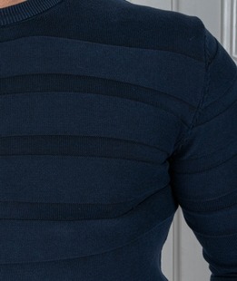 Мъжки пуловер с хоризонтални ленти цвят тъмно син