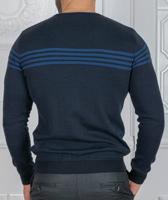 Мъжки тъмно син пуловер с хоризонтални ленти