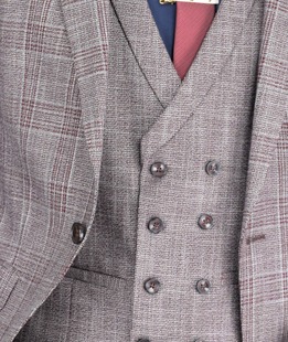 Изискан костюм от три част в бордо мъжки