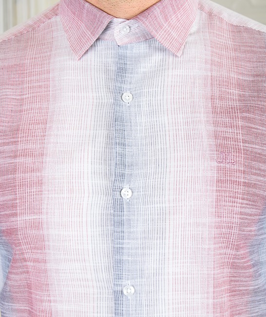 Мъжка ленена риза цвят бордо на вертикални ивици