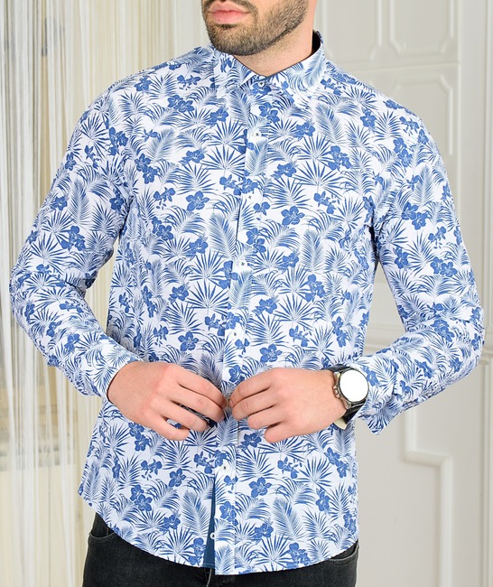 Бяла мъжка риза на сини цветя