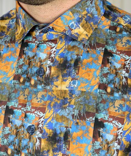 Мъжка цветна риза на цветя и листа