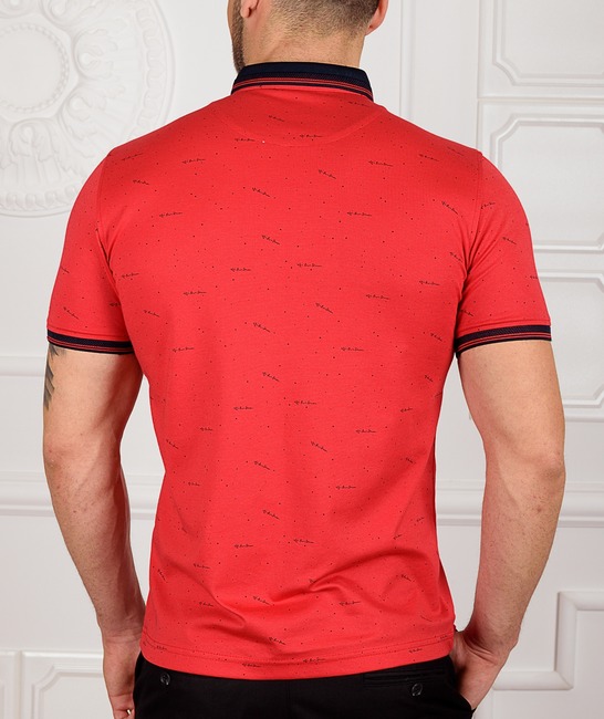 Мъжка червена тениска с тъмносини декоративни надписи
