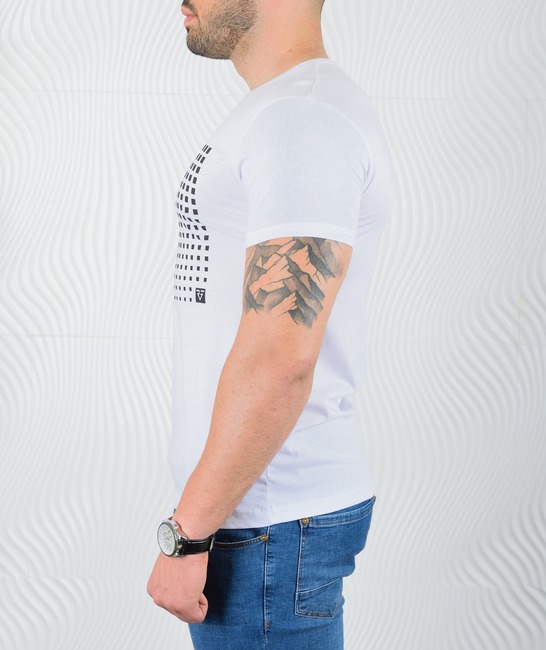 Мъжка тениска цвят бял на квадратчета