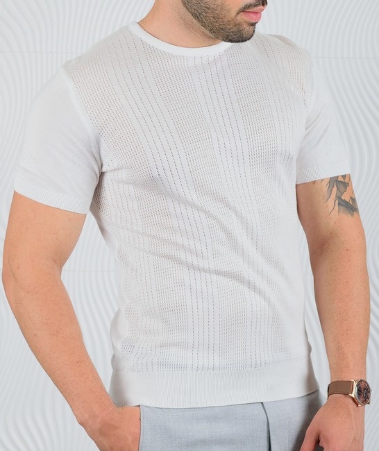 Бяла мъжка трикотажна тениска