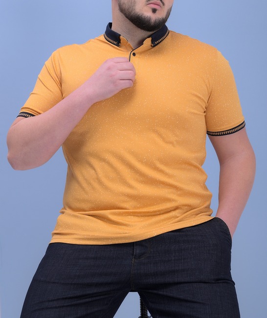Мъжка тениска с яка с шарка на пръски голям размер цвят горчица