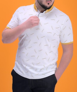 Мъжка бяла тениска голям размер с яка на жълти елементи